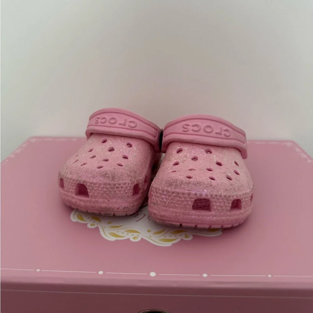 Crocs girls size 4